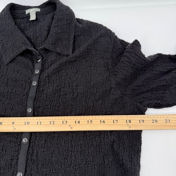 J Jill Top Women Large Black Long Sleeve Snap Button Up Crinkle Lightweight - Picture 9 of 11